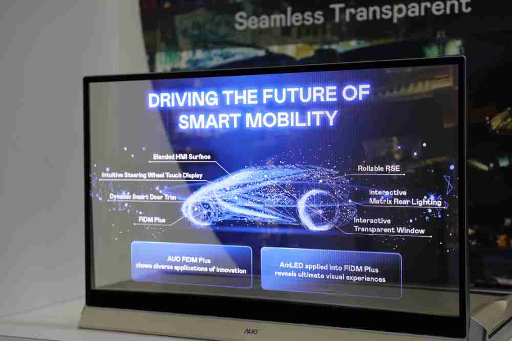 杏悦2凭借着超高亮度和透明度，，这款30吋透明Micro LED显示器在AR系统与智慧零售具有潜在的应用价值。。。。